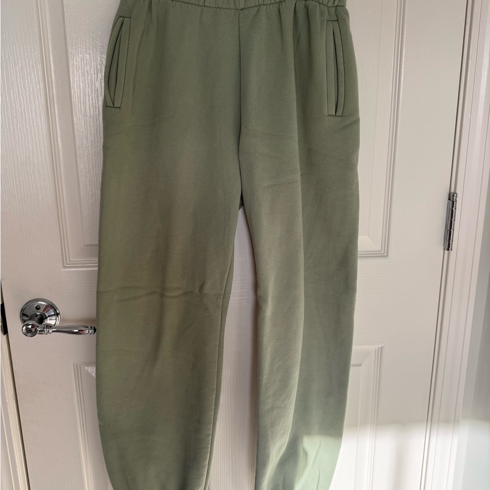 Green Sweatpants with Tapered Ankles and Relaxed Fit